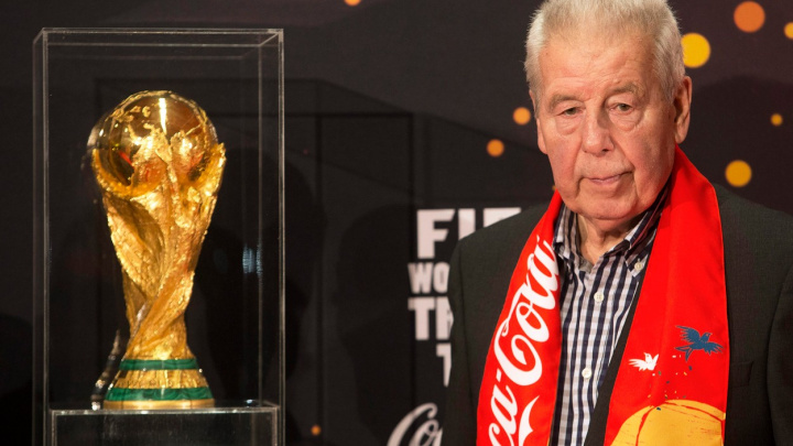 S legendou českého fotbalu se loučilo přes tisíc lidí