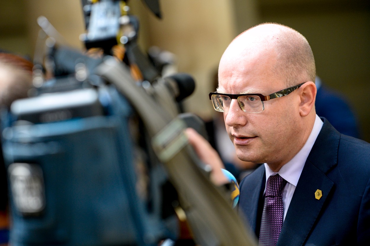 Schengen je plný děr, ať EU vrací uprchlíky zpět, říká Sobotka