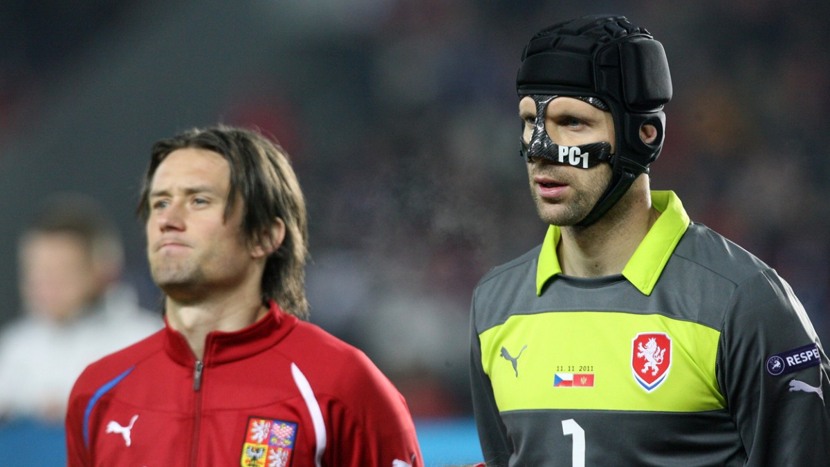 Čech a Rosický si musí na premiéru ještě počkat