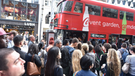 Stávka pracovníků londýnského metra: doprava kolabuje, taxíky vydělávají