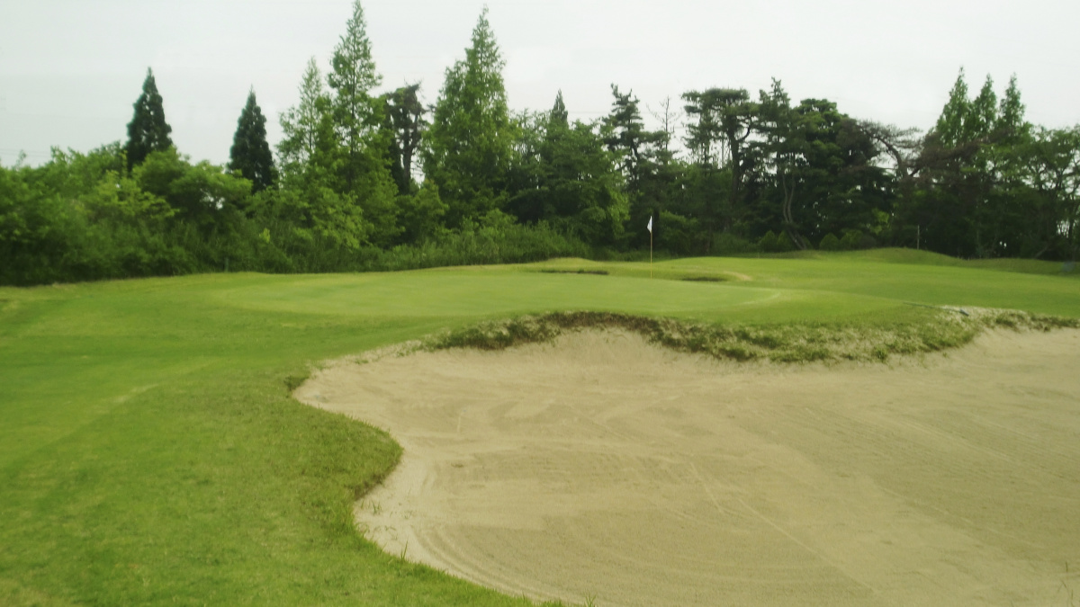 Japonsko řeší prázdná golfová hřiště. Postaví na nich solární panely