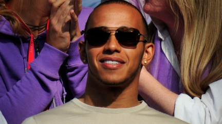 Hamilton chtěl na Wimbledonu do královské lóže. Měl ale smůlu