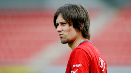 Rosického stále zlobí koleno, start za reprezentaci snad stihne