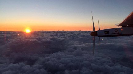 Solar Impulse letos Zemi neobletí. Rozbily se mu baterky