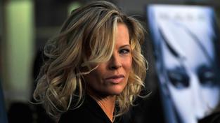 Ráj drog a prostituce: Drsné české pohraničí ve filmu s Kim Basingerovou