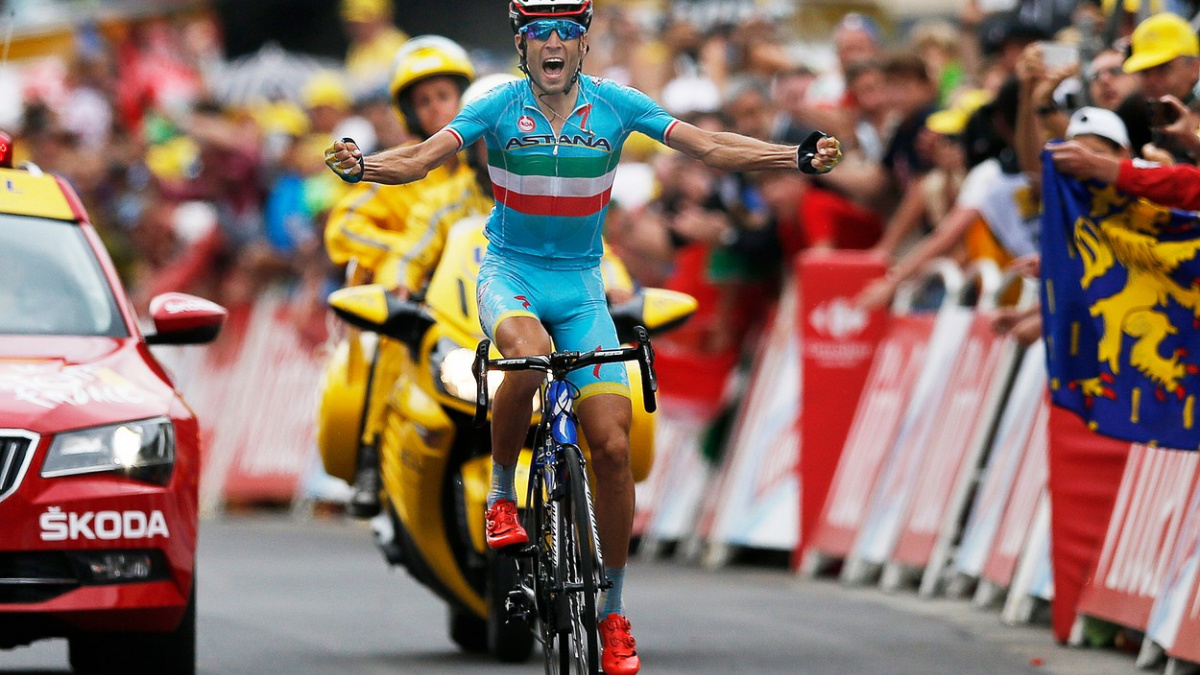 Froome poprvé v nesnázích, vyhrál Nibali. Kreuzigera zdržel defekt