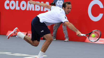 Štěpánek nevyužil mečbol a v třísetové bitvě veteránů padl