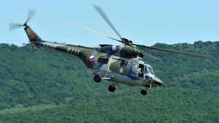 Za servis dosluhujících vrtulníků zaplatí armáda miliardu