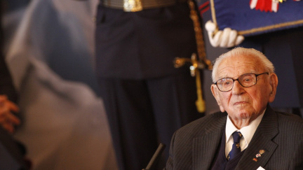 Sira Wintona by mohla uctít i britská pošta. Speciální pamětní známkou