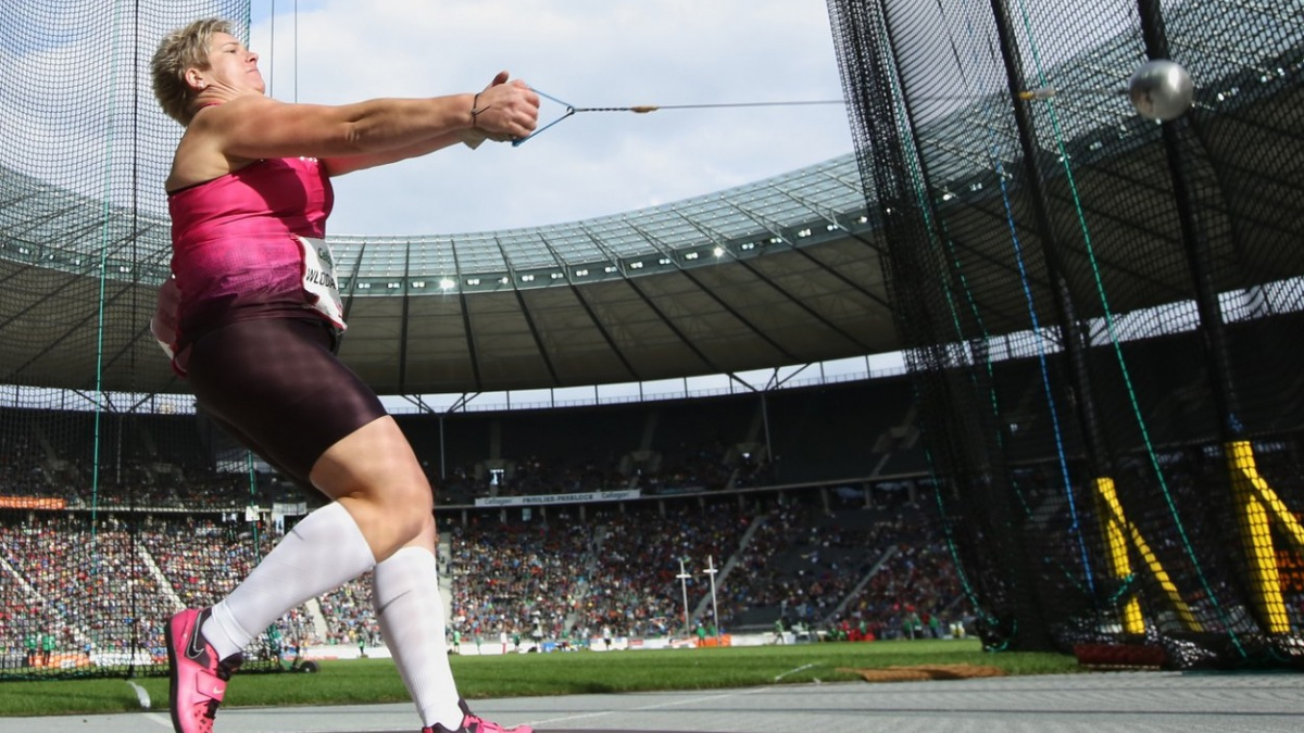 Poprvé za 80 metrů. Polská kladivářka Anita Wlodarczyková přepsala historii