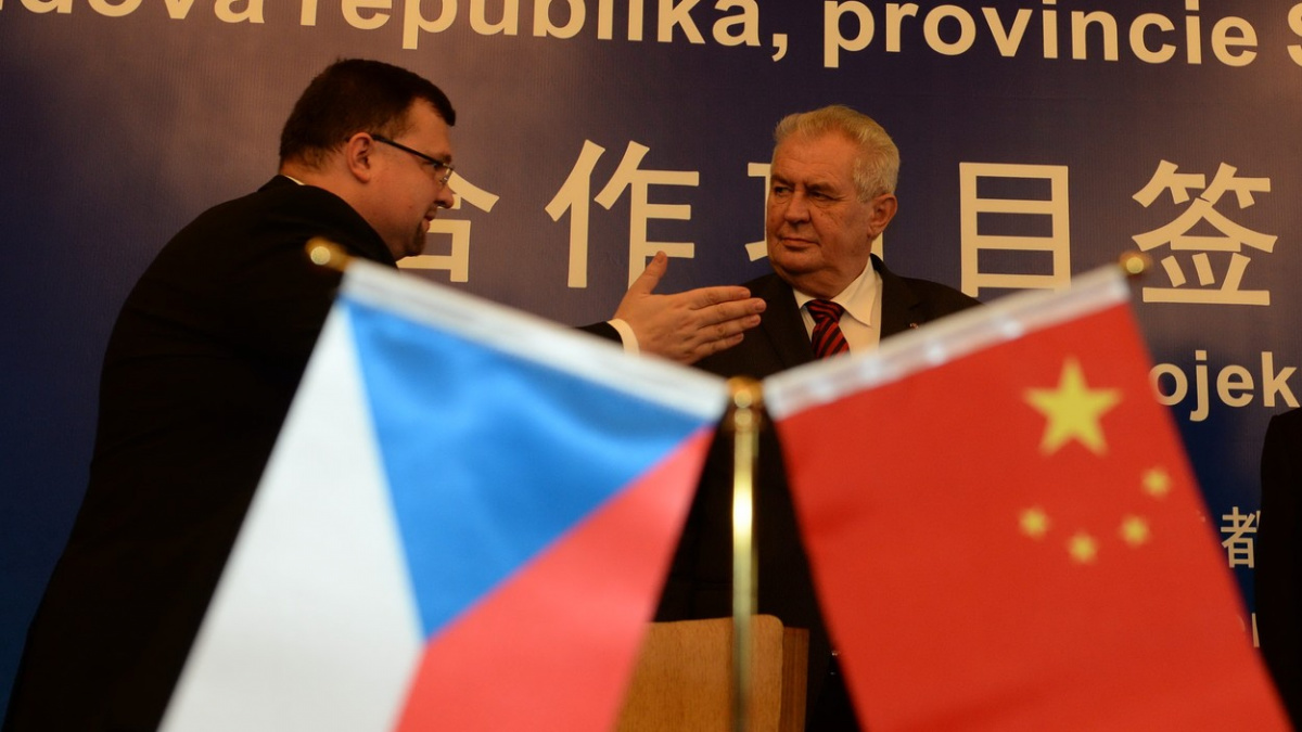Česko se postavilo EU kvůli Zemanově cestě do Číny