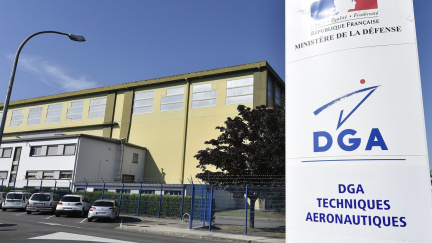 Experti začali zkoumat kus křídla patřícího asi boeingu letu MH370