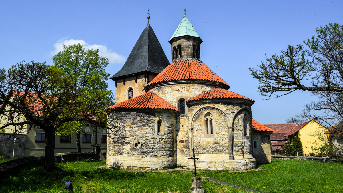 Tip na výlet: Tři rotundy vedle Prahy aneb neznámé pražské okolí