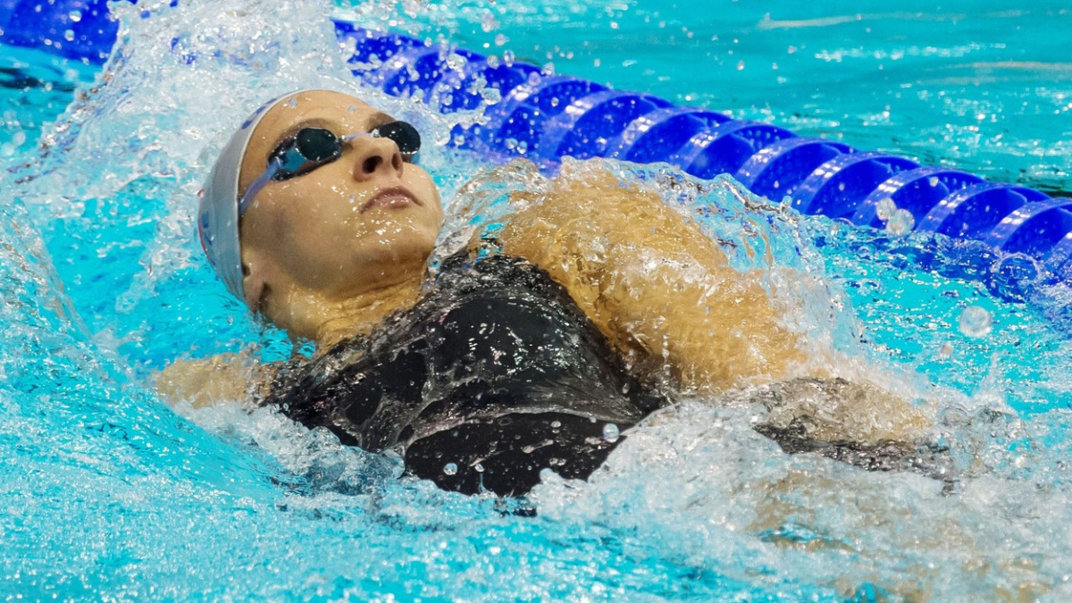 O jediné české finále se postarala Závadová. Na dlouhé polohovce skončila pátá