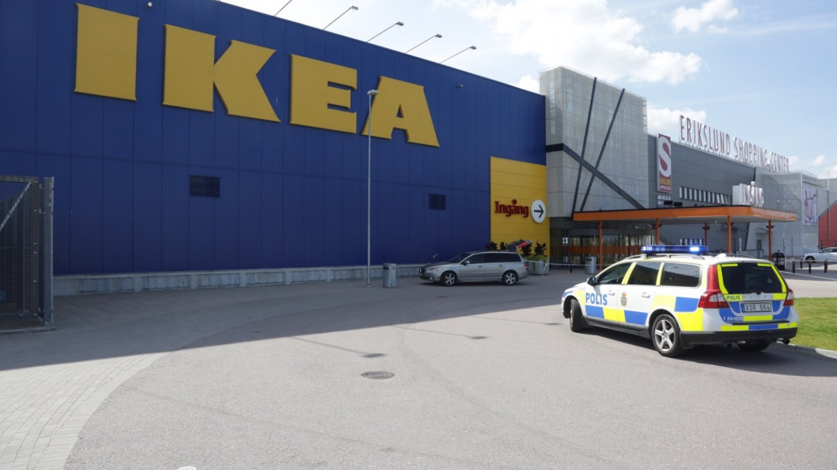 Švédská policie má dva podezřelé z útoku v obchodním domě IKEA