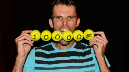 Karlovič překonal metu deset tisíc es a stíhá Ivaniševiče