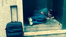 Newyorští policisté fotí bezdomovce a nepořádek v ulicích