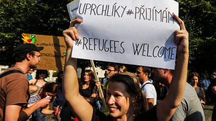 Komentář: Jak se #přijímají uprchlíci v Česku aneb Politické pijavice na cizím neštěstí