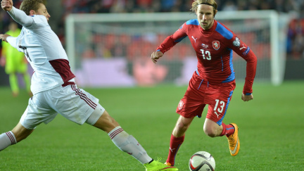 Také Plašil je po operaci kolena a pro zářijovou kvalifikaci s ním nelze počítat