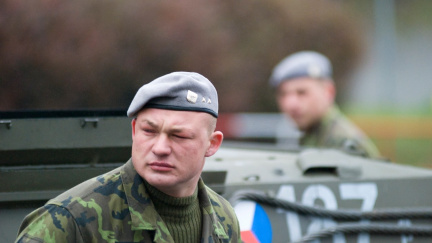 České hranice může pomoci hlídat až 2600 vojáků