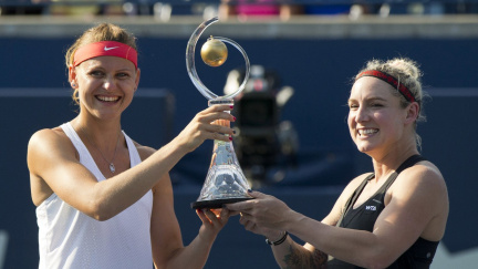 Aktualizováno: Šafářová má další titul ze čtyřhry. Murray po dvou letech porazil Djokoviče