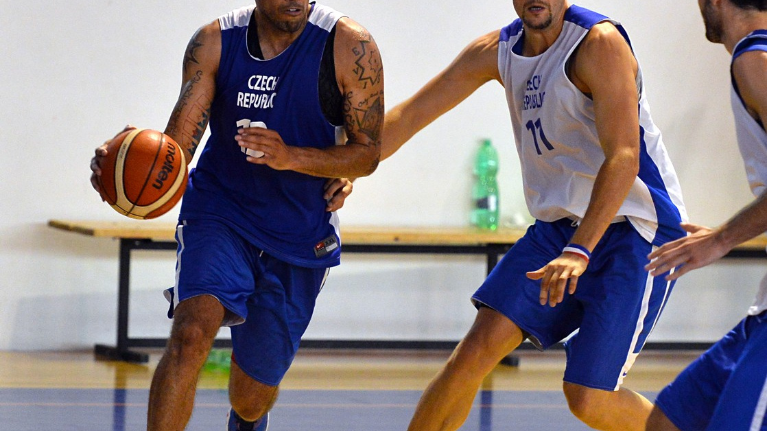 Američan Schilb má české občanství a posílí reprezentaci na basketbalovém ME