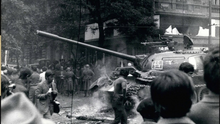 Česko si připomíná výročí srpna 1968. Politici vidí paralelu s Ukrajinou