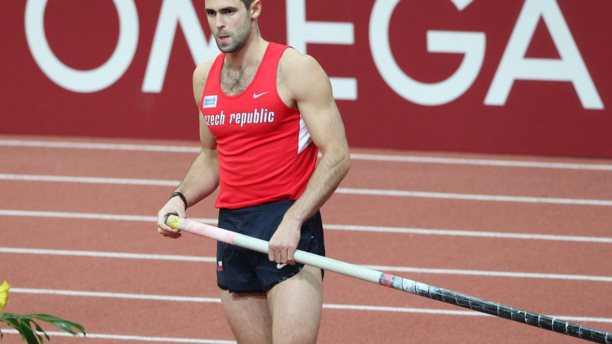 Tyčkaři Kudlička a Balner budou v Pekingu skákat ve finále