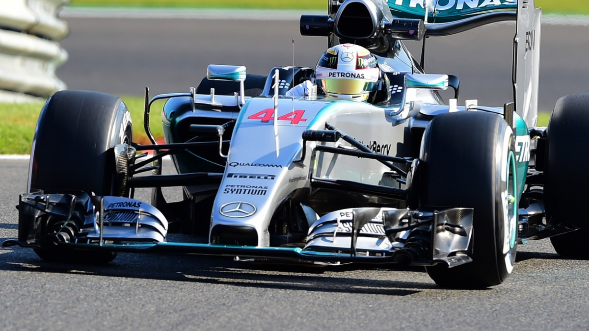 Hamilton opět dominoval. Ferrari se kvalifikace nepovedla