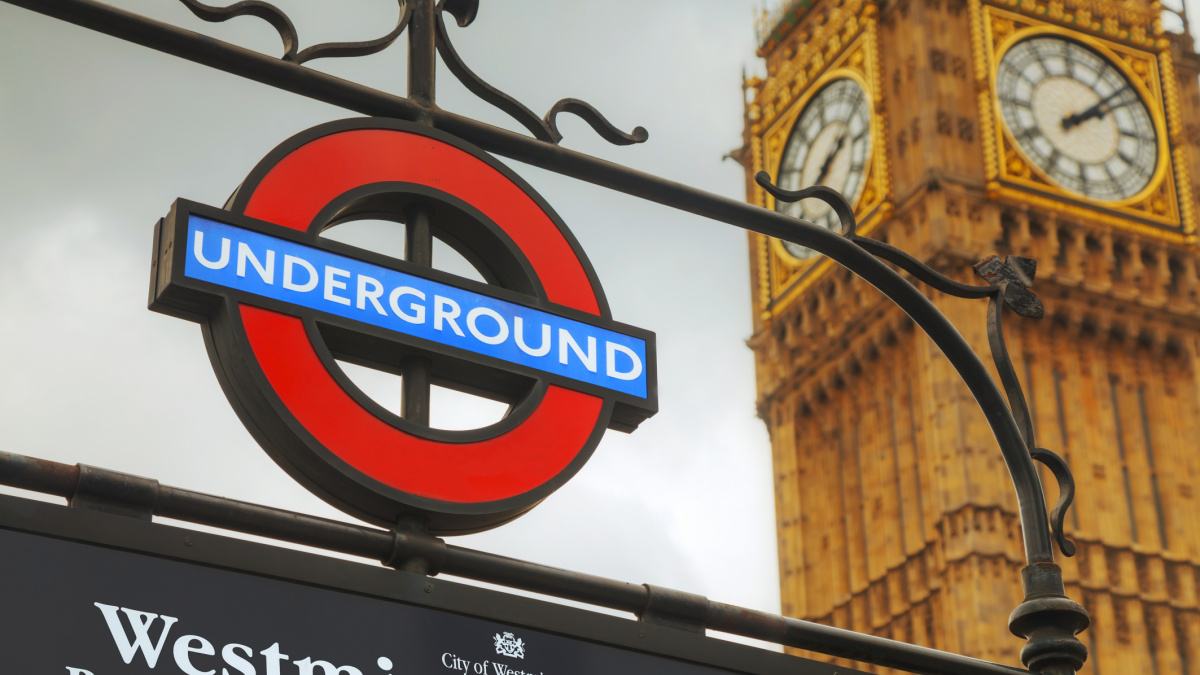 Londýnský Big Ben jde napřed a trápí tím rádio BBC