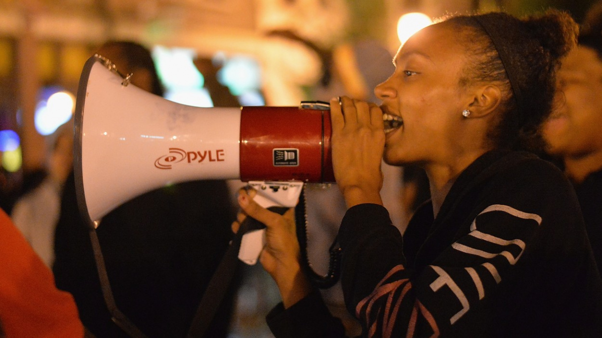Pokus o smír? Soud ve Fergusonu zrušil sporné zatykače na černochy