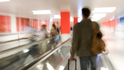 Pašerák měl drogu v trenkách. Šel jako opice, říkají policisté