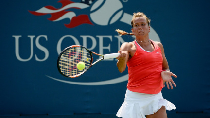 Aktualizováno: Strýcová vydřela postup do třetího kola, dál jde i Veselý