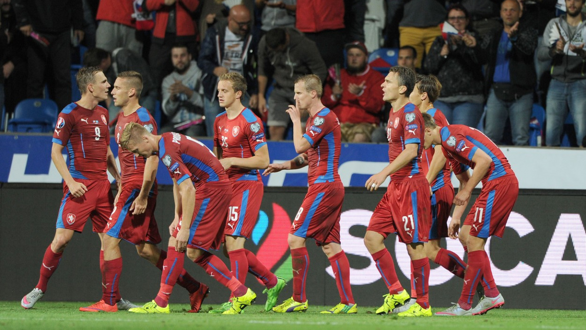 Češi se protrápili k vítězství. Hrozící blamáž odvrátil náhradník Škoda