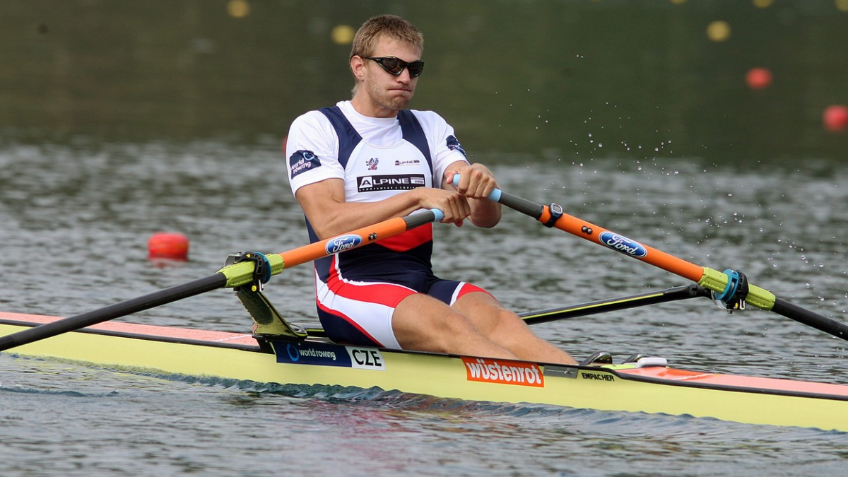 Synek završil zlatý hattrick, Knapková bere stříbro