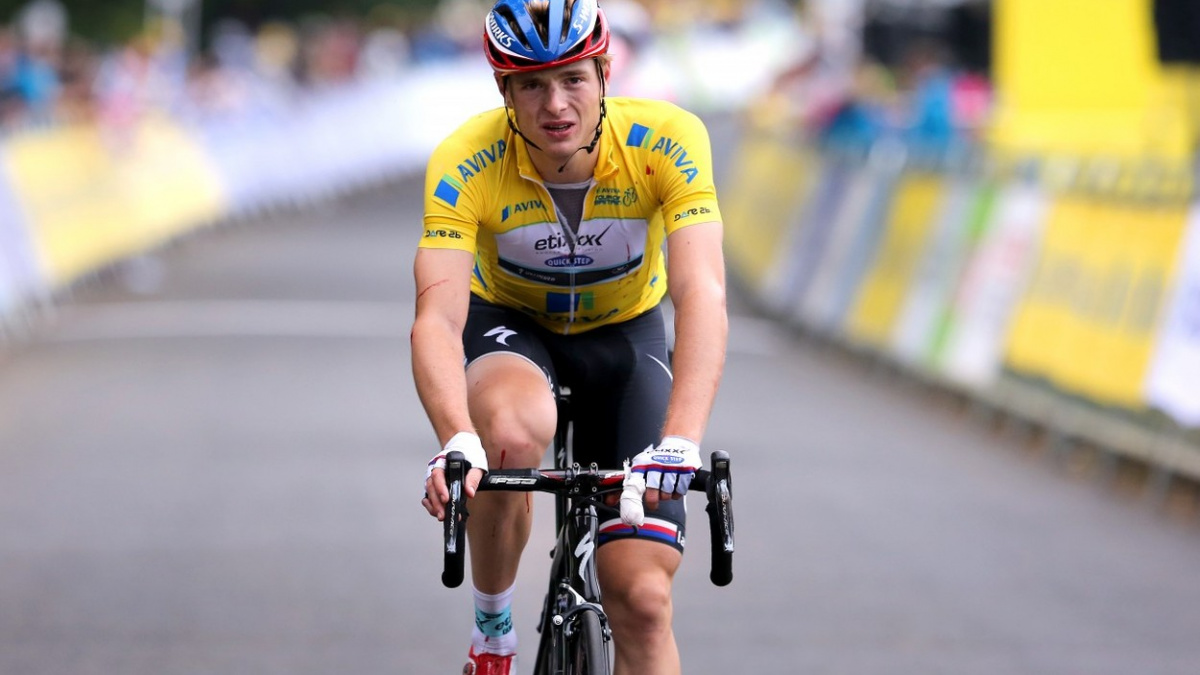 Vakoč měl pád, zranil se a přišel o žlutý trikot