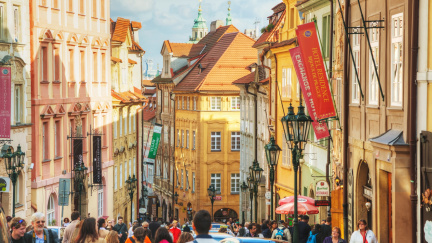 Aktualizováno: Složitá vízová politika v Česku komplikuje turistům život, tvrdí starostové