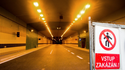 Aktualizováno: Tunel Blanka se otevře 19. září, pojedete v ní ale jen padesátkou