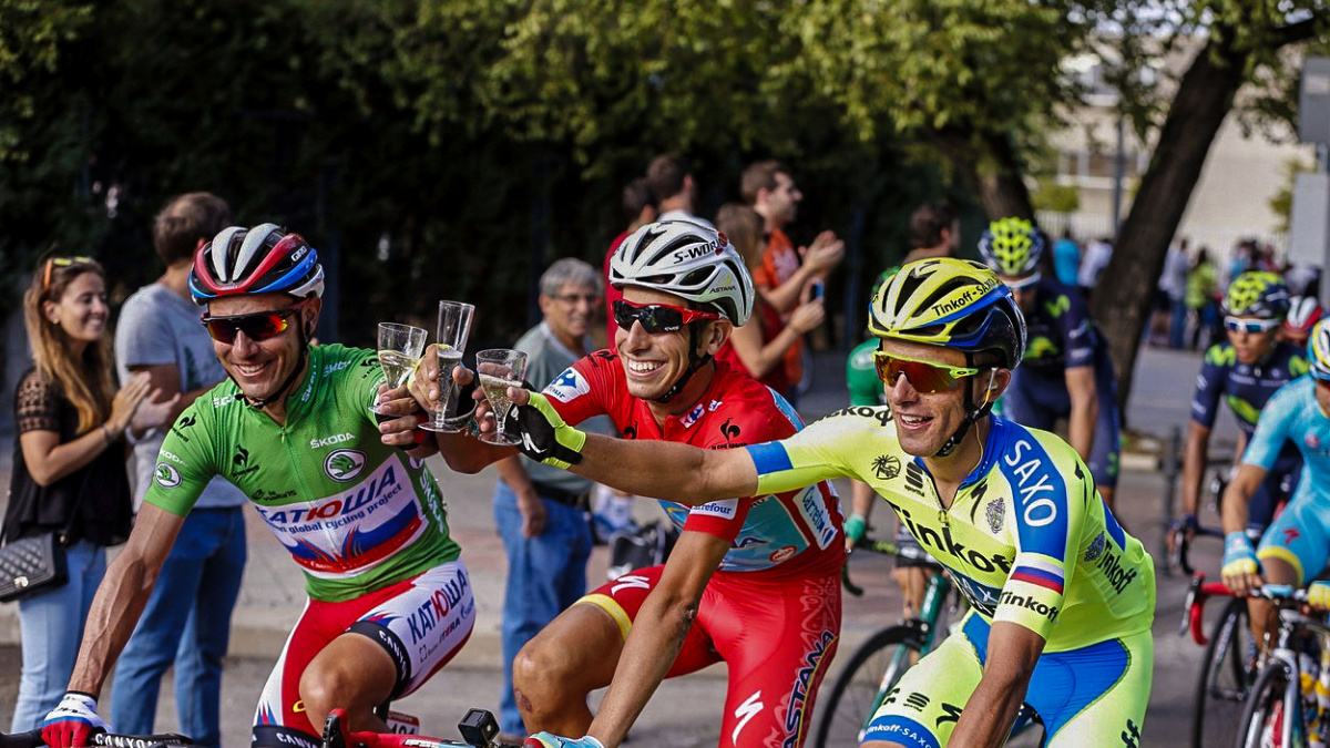 Ital Aru se dočkal prvního velkého vítězství, ovládl španělskou Vueltu