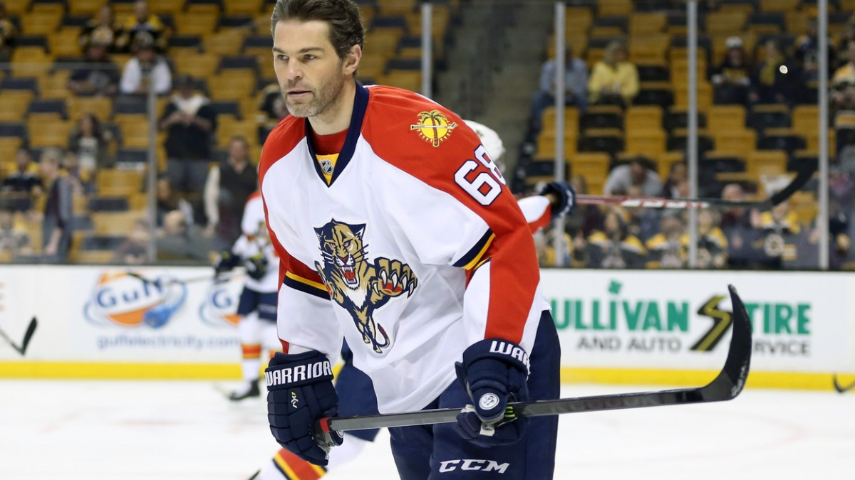 Jágr odletěl za moře s jasným cílem: Postoupit s Floridou do play off