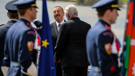 Zeman lákal investory v Ázerbájdžánu, který vyhlásil bojkot Bruselu