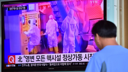 KLDR se propadá do větší izolace. Režim opět vyrábí jaderné zbraně