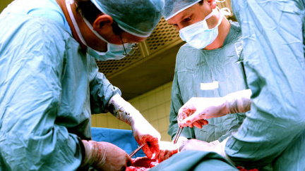 Lékaři dostanou přidáno jen drobné. Odbory varují před krizí