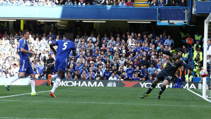 Čech se vrátil na Stamford Bridge, dvakrát inkasoval a Arsenal podruhé v sezoně prohrál