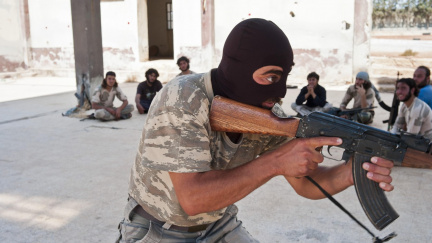 V Sýrii bojuje dalších 75 bojovníků vycvičených americkou armádou