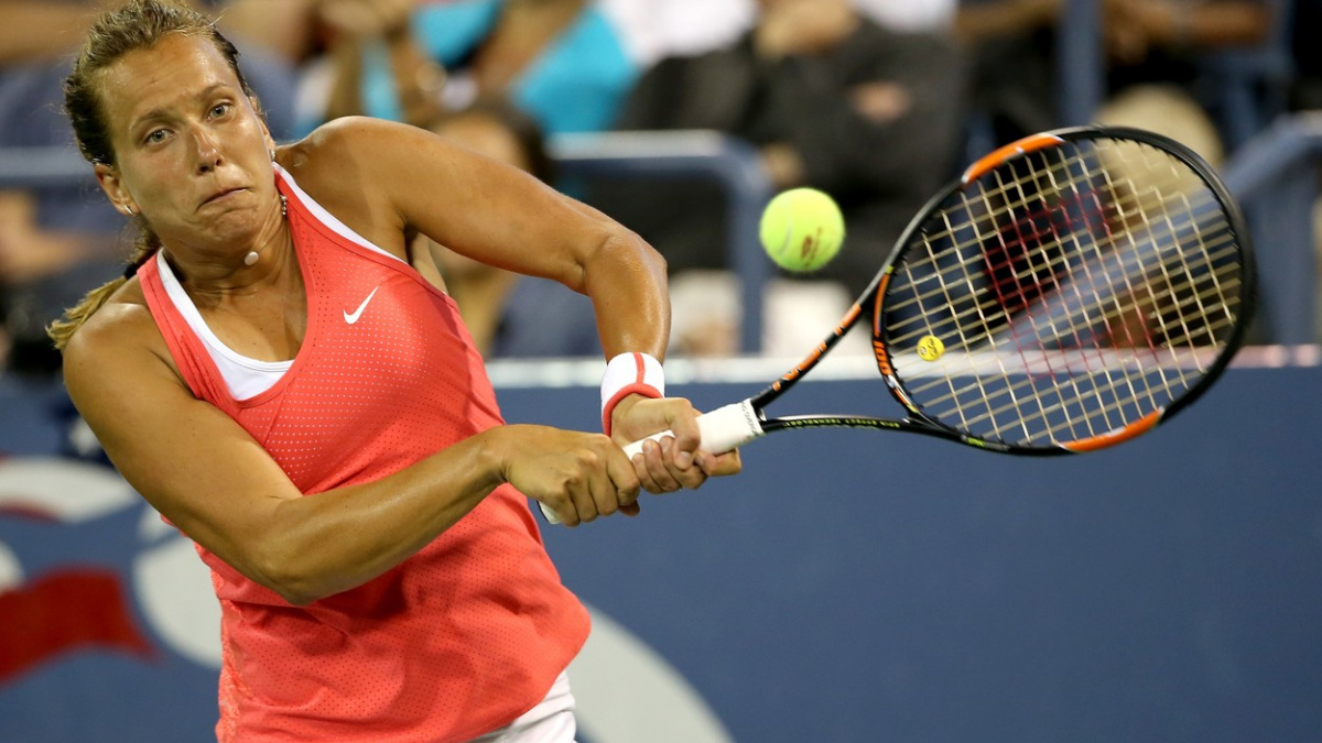 Strýcová v Tokiu prošla do druhého kola. V Soulu se Češkám nedařilo