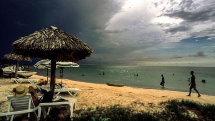 Kubánci berou útokem vlastní pláže. Než je obsadí američtí turisté