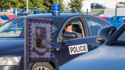 Aktualizováno: Šéf Zemanovy ochranky končí kvůli skandálu s trenýrkami na Hradě