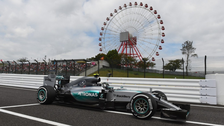 Hamilton v kvalifikaci na Velkou cenu Japonska chyboval, Kvjat předvedl salto