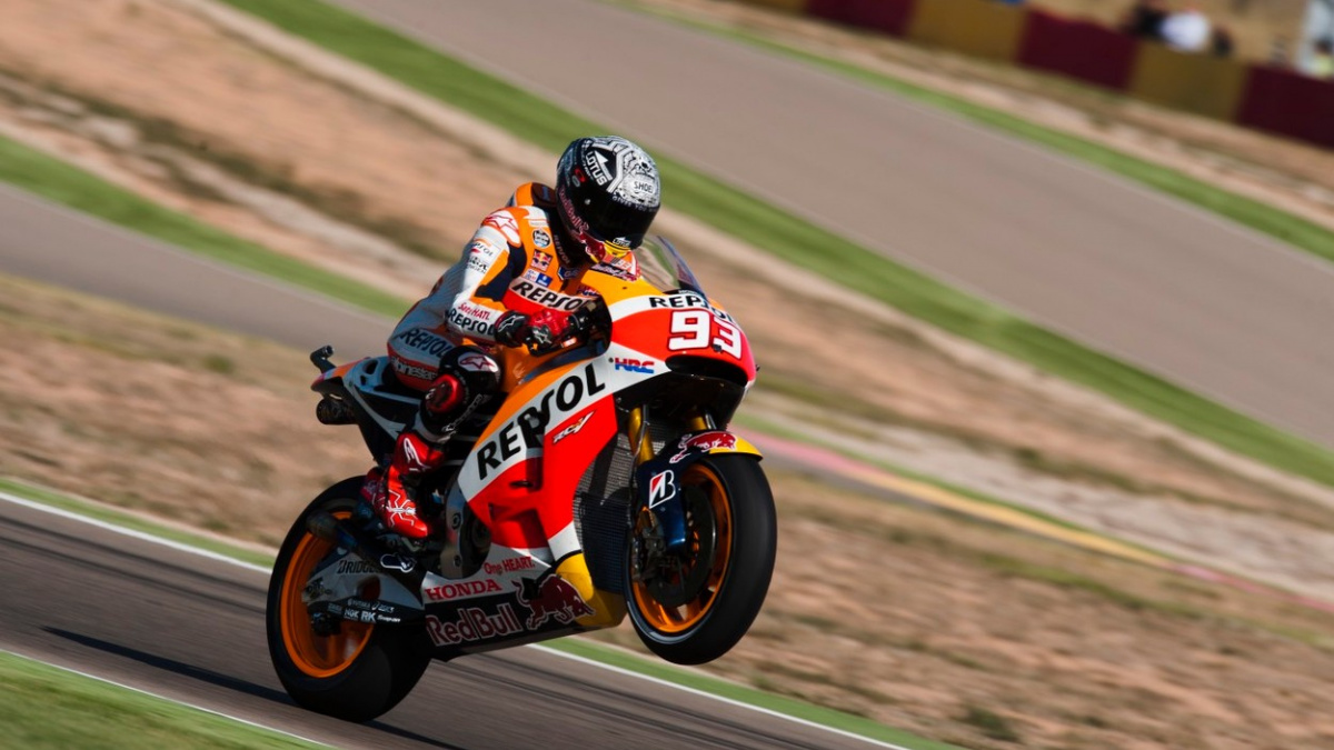 Čeští jezdci skončili v kvalifikaci na Velkou cenu Aragonie mimo elitní desítku